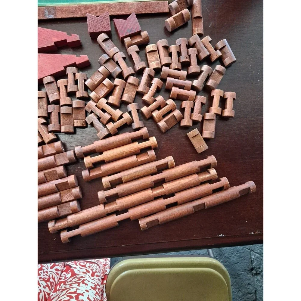 Vintage 1950s Lincoln Logs Set 2C in Round Canister